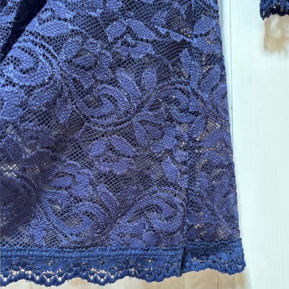 🚨4X$25🚨 Ricki's Blue Lace Ruched 3/4 Sleeve Blouse - Picture 5 of 8
